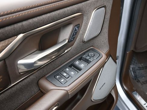 Used 2025 RAM 1500 Limited image 13