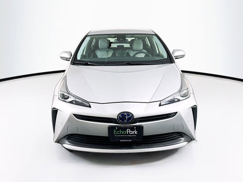 Used 2022 Toyota Prius LE image 2