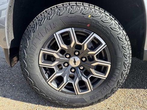 New 2026 Chevrolet Colorado Z71 w/ Technology Package image 3