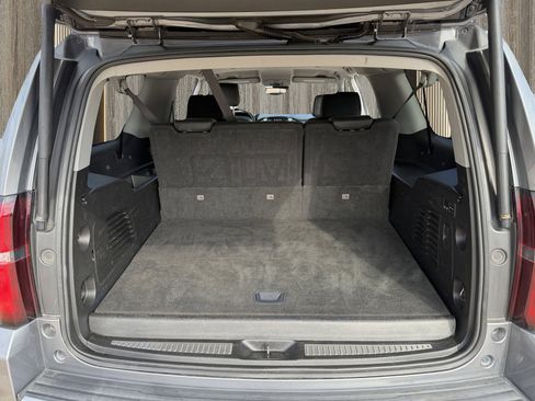 Used 2020 Chevrolet Suburban Premier image 31