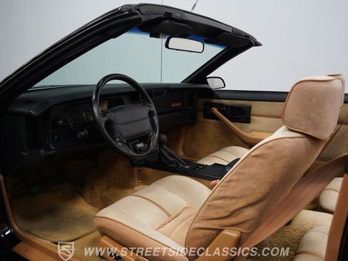 Used 1991 Chevrolet Camaro Z28 RWD image 4