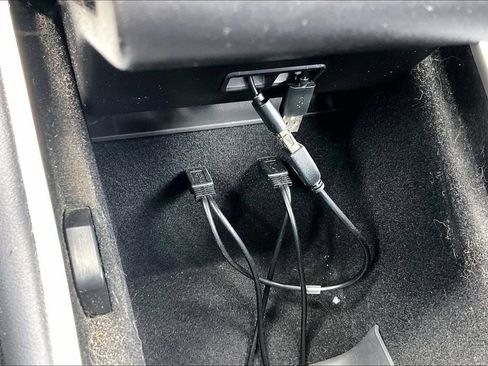 Used 2018 Tesla Model 3 Long Range RWD image 26