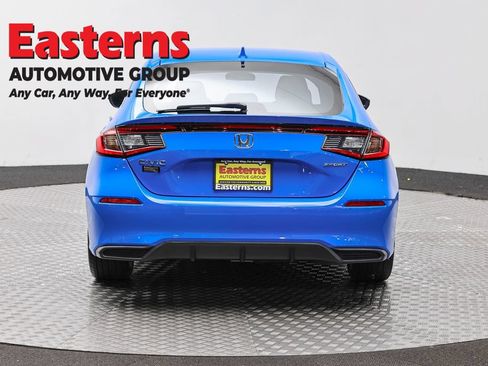 Used 2022 Honda Civic Sport image 6