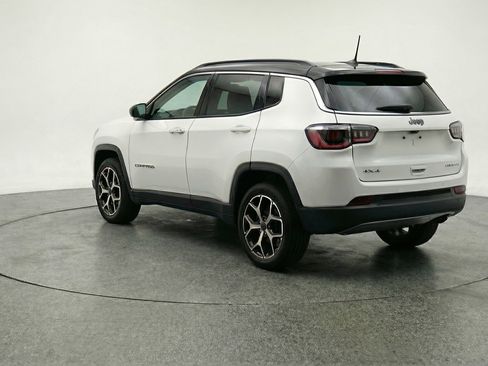 Used 2025 Jeep Compass Limited image 6