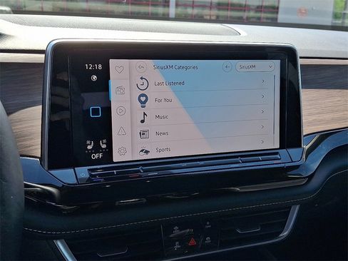 Used 2024 Volkswagen Atlas SEL Premium R-Line image 16