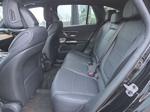 Used 2023 Mercedes-Benz GLC 300 4MATIC image 11