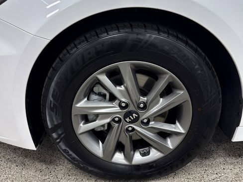 Used 2019 Kia Optima LX image 2