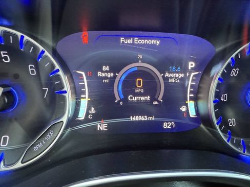 Used 2019 Chrysler Pacifica Limited FWD image 16