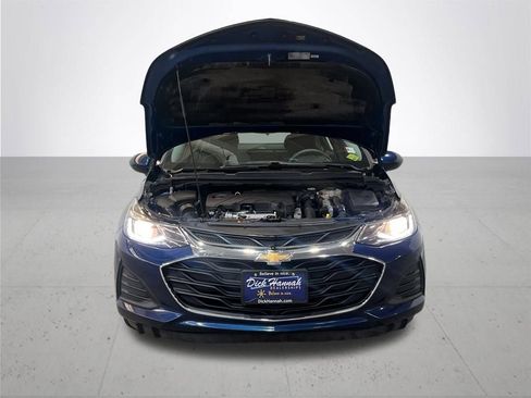 Used 2019 Chevrolet Cruze LT w/ Convenience Package image 5