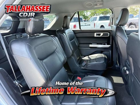 Used 2021 Ford Explorer XLT w/ Equipment Group 202A AWD/4WD image 25