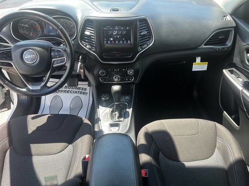 Used 2020 Jeep Cherokee Latitude w/ Cold Weather Group AWD/4WD image 13