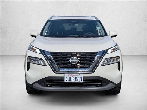 Used 2023 Nissan Rogue SV w/ SV Premium B Package image 2