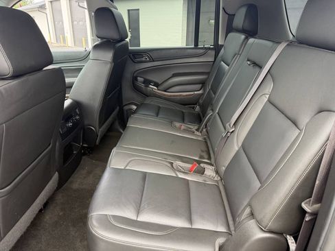 Used 2017 Chevrolet Suburban LT w/ LT Signature Package AWD/4WD image 13