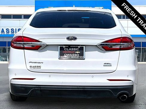 Used 2020 Ford Fusion SEL FWD image 4