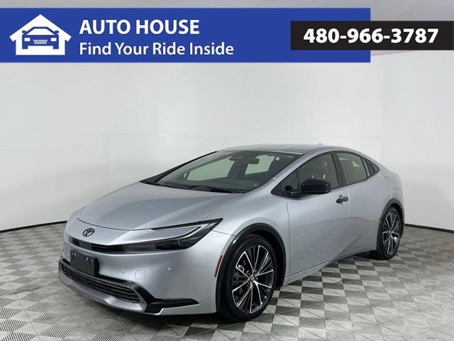 Used 2025 Toyota Prius XLE FWD image 1