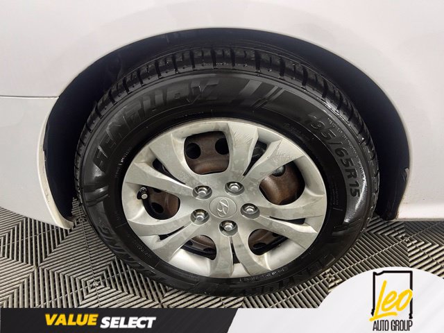 Used 2010 Hyundai Elantra GLS FWD image 24