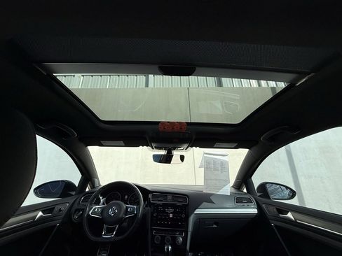 Used 2020 Volkswagen Golf 4-Door image 6