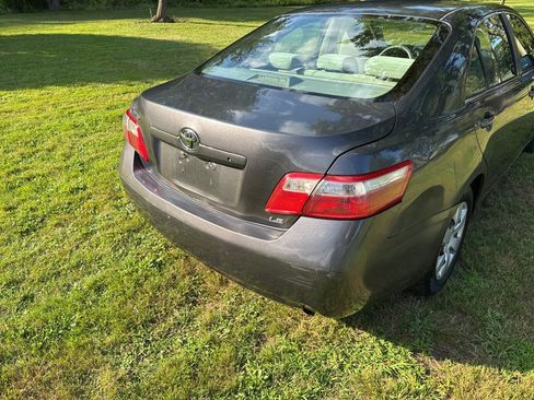 Used 2009 Toyota Camry LE FWD image 19