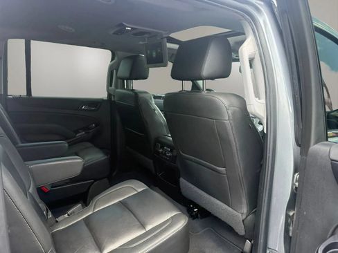 Used 2020 Chevrolet Suburban LT AWD/4WD image 52