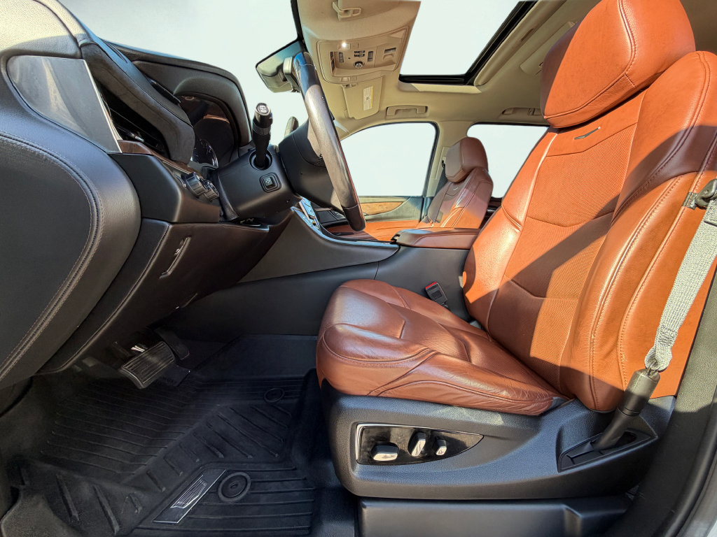 Used 2019 Cadillac Escalade Premium Luxury AWD/4WD image 53