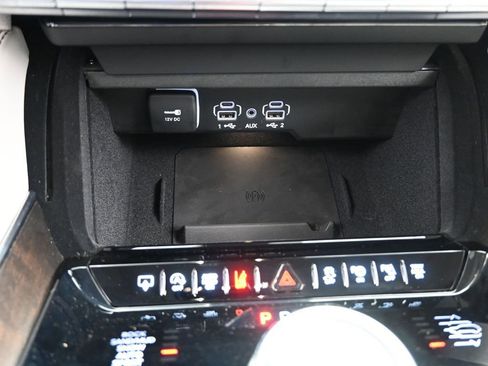 Used 2024 Jeep Grand Wagoneer L 4WD image 32