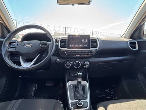 Used 2025 Hyundai Venue SEL FWD image 32