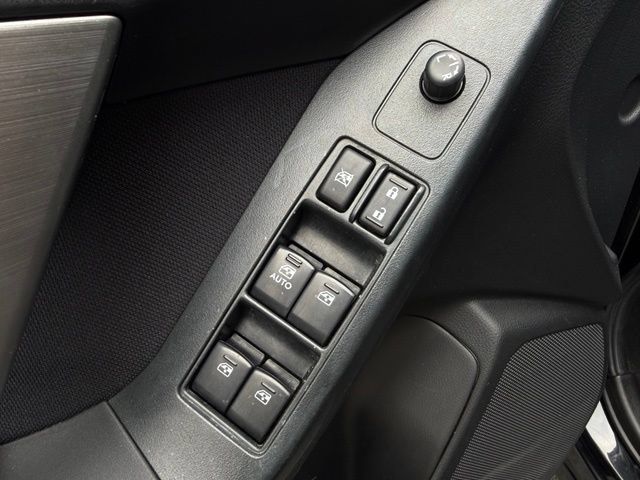 Used 2015 Subaru Forester 2.5i AWD/4WD image 12