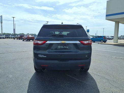 Used 2020 Chevrolet Traverse LT w/ LPO, Floor Liner Package FWD image 4
