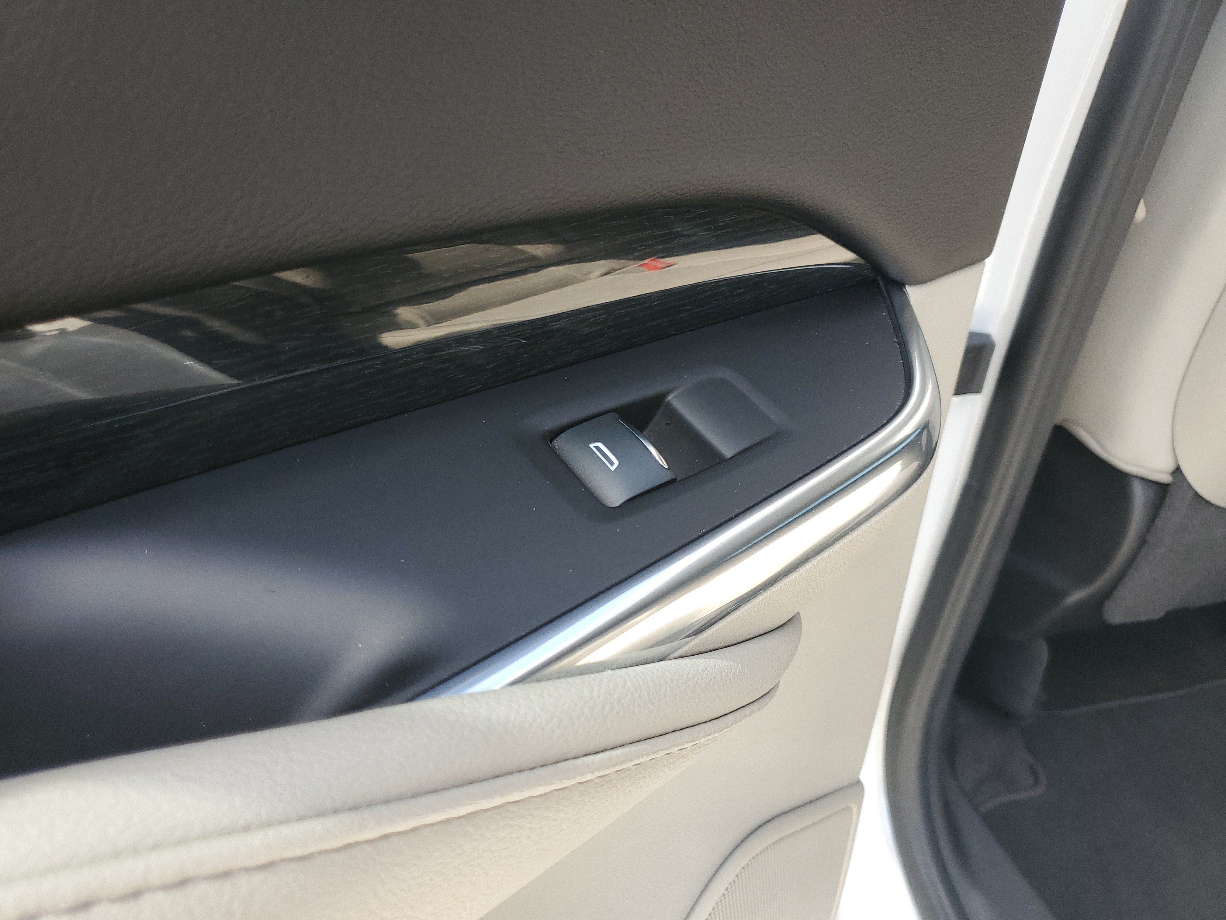 Used 2019 Cadillac XT4 Premium Luxury w/ Driver Awareness Package FWD image 16