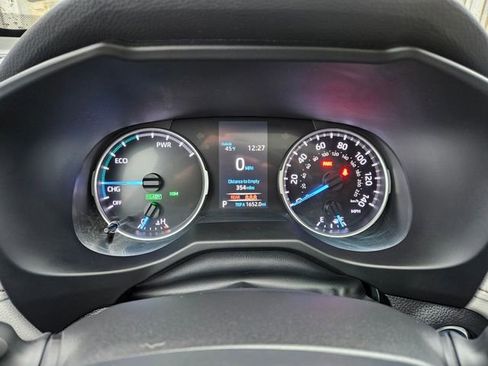 Used 2021 Toyota RAV4 XLE Premium image 21