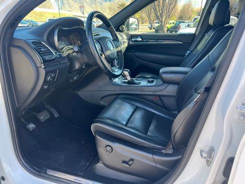 Used 2020 Jeep Grand Cherokee Overland image 25