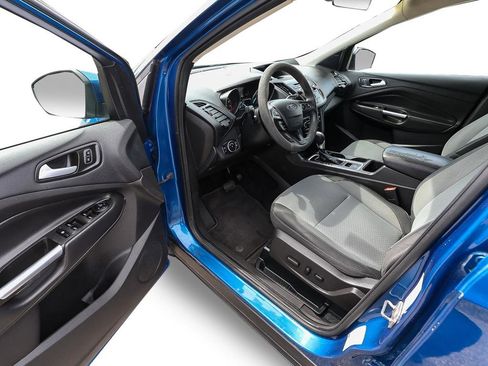 Used 2017 Ford Escape SE FWD image 11