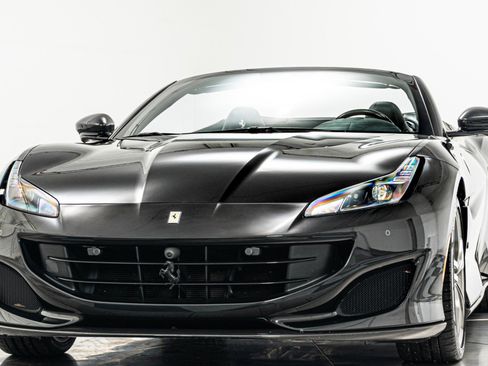 Used 2020 Ferrari Portofino image 5