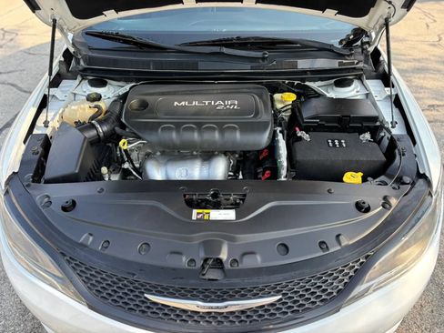 Used 2016 Chrysler 200 S w/ Comfort Group FWD image 17