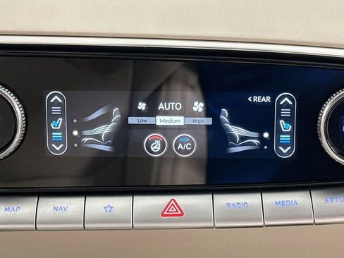 Certified 2023 Genesis GV70 2.5T w/ Select Package AWD/4WD image 19