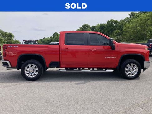 Used 2025 Chevrolet Silverado 2500 LT AWD/4WD image 2
