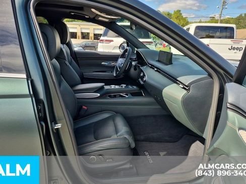 Used 2023 Genesis GV70 2.5T w/ Advanced Package image 25