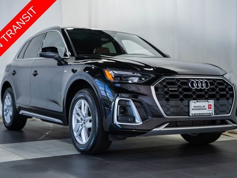 Used 2023 Audi Q5 2.0T Premium w/ Convenience Package AWD/4WD image 1