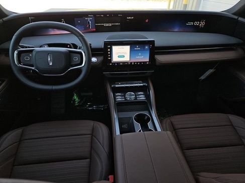 New 2026 Lincoln Nautilus Reserve image 5