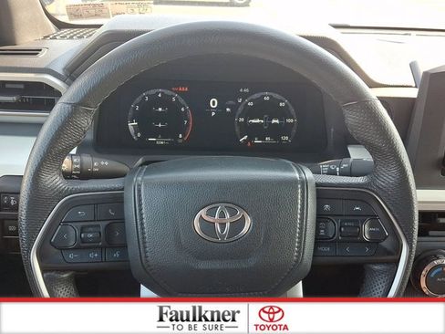 Certified 2024 Toyota Tacoma TRD Off-Road AWD/4WD image 18