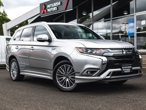 Used 2022 Mitsubishi Outlander GT AWD/4WD image 1