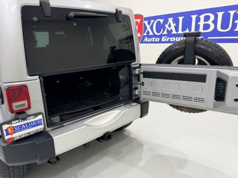 Used 2014 Jeep Wrangler Unlimited Sahara w/ Max Tow Package AWD/4WD image 23