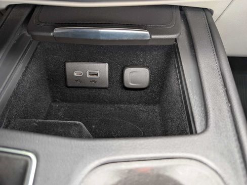 Used 2019 Cadillac XT4 Premium Luxury AWD/4WD image 31