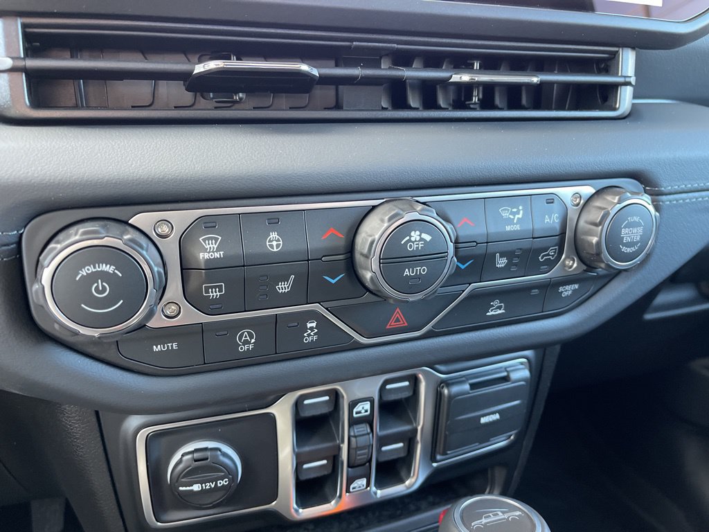 New 2026 Jeep Gladiator Sport AWD/4WD image 11