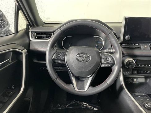 Certified 2025 Toyota RAV4 LE AWD/4WD image 14