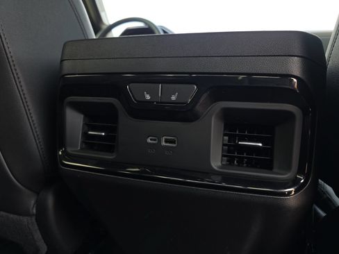 Used 2024 Chevrolet Silverado 1500 ZR2 w/ Technology Package AWD/4WD image 15