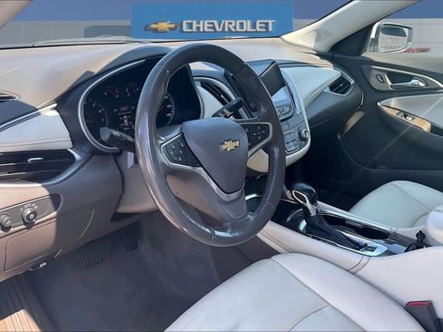 Used 2022 Chevrolet Malibu LT w/ Leather Package FWD image 17