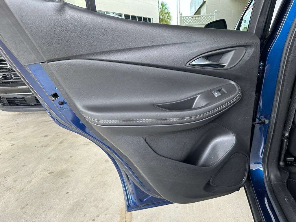 Used 2023 Buick Encore GX Select FWD image 28