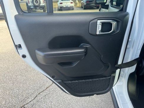 Used 2021 Jeep Wrangler Unlimited Sport image 24