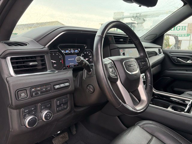 Used 2021 GMC Yukon Denali w/ Denali Premium Package AWD/4WD image 12